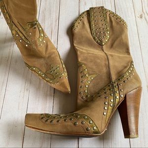 womens nike boots with heel